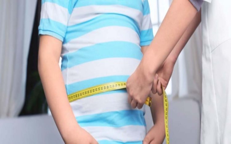 Uma em cada dez crianças de até 5  anos está acima do peso no Brasil