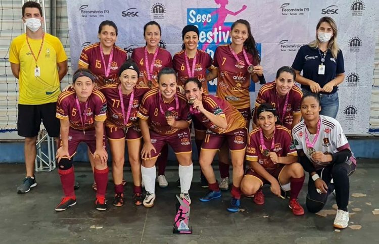 Equipe Clandestinas /2 Ramos é campeã  do Festival Esportivo Feminino do Sesc