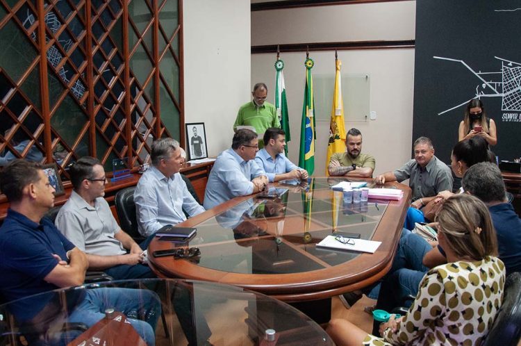 Assinadas as ordens de serviço para a Vila Gastronômica e a Rua Rio Grande do Sul