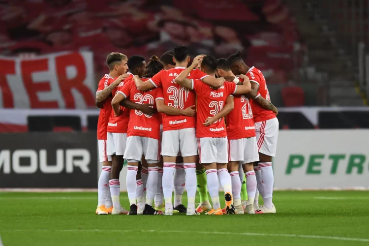 Jogadores do Inter assumem responsabilidade por queda e defendem Medina