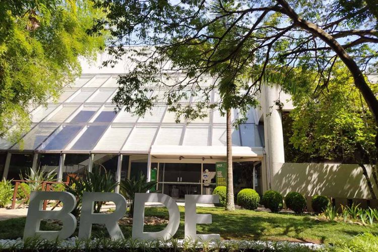 BRDE bate recorde de contratações em 2021