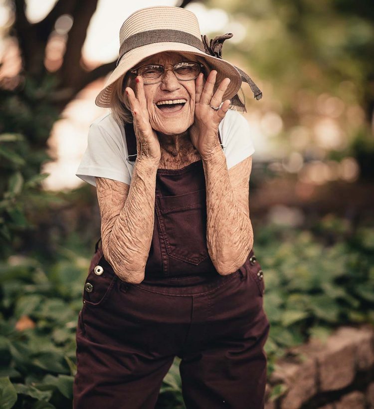 Idosos precisam de cuidados  especiais para preservar saúde bucal