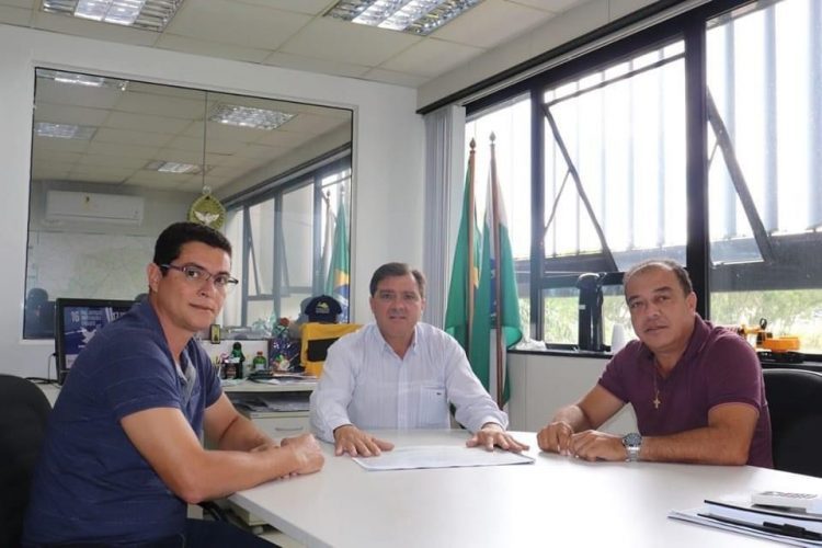 Prefeito participa de reuniões na capital em busca de mais recursos para o município