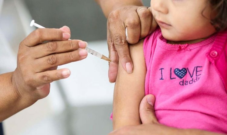 Vacinação de crianças contra sarampo e influenza começa em 4 de abril