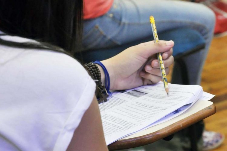 UEL realiza Vestibular 2022 em fase única  para mais de 22 mil candidatos neste domingo