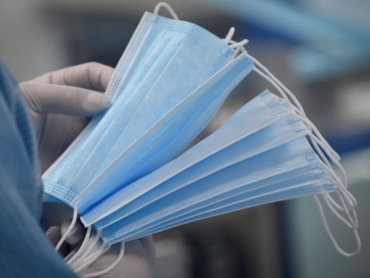 Uso de máscara na rua deixa de ser obrigatório em 5 estados e DF