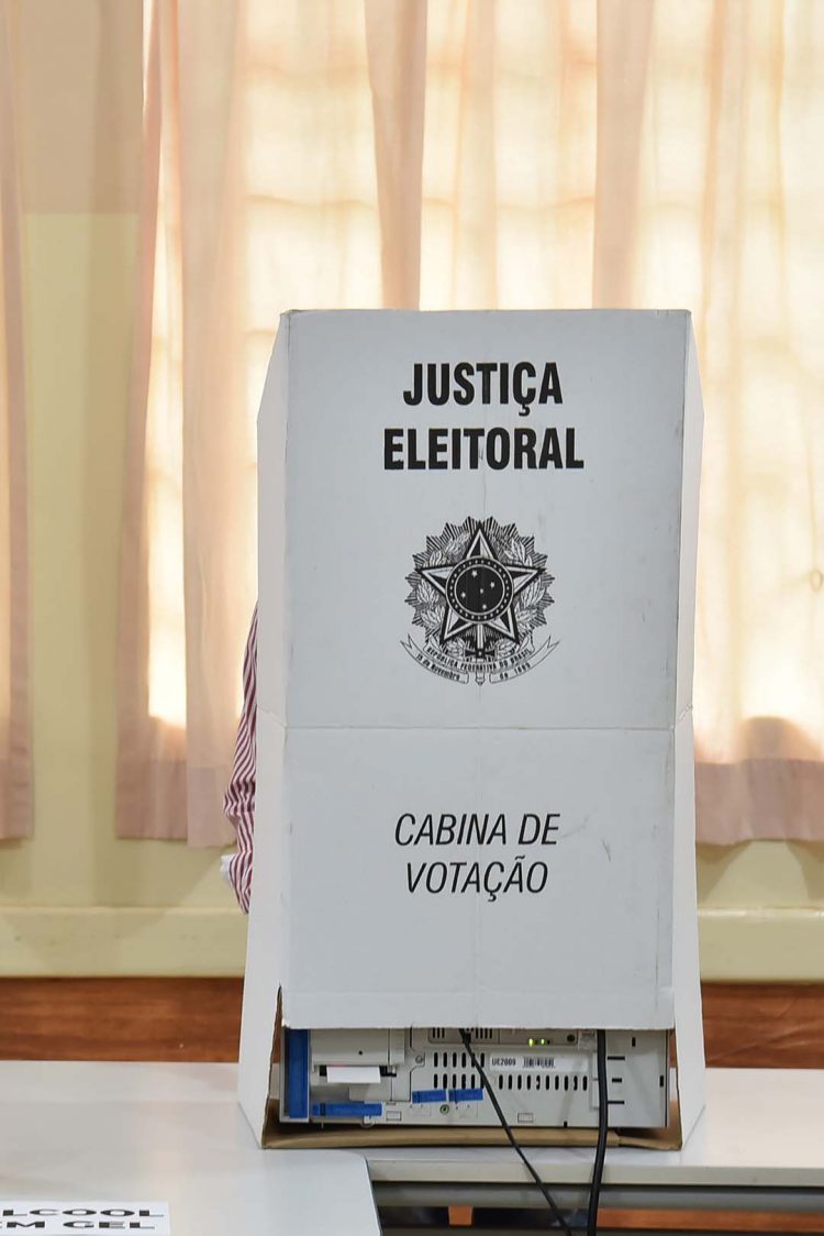 Projeto da OAB de Paranavaí incentiva adolescentes a fazerem o Título de Eleitor