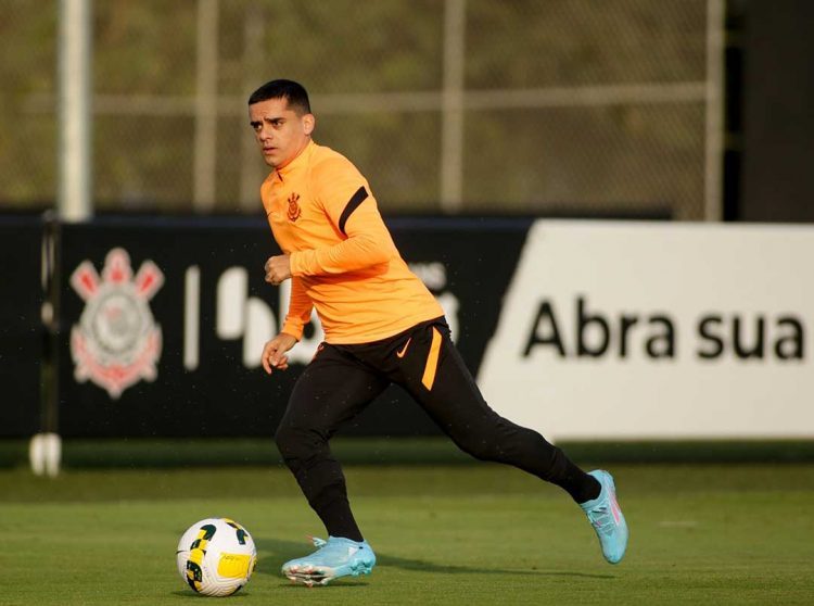 Vítor Pereira convoca oito jogadores da base para estreia na Copa do Brasil