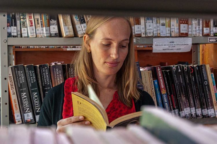 No dia mundial do livro, Biblioteca Municipal promove Piquenique Literário
