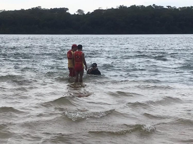 Após quatro dias de buscas, Bombeiros  encontram corpo de banhista desaparecido