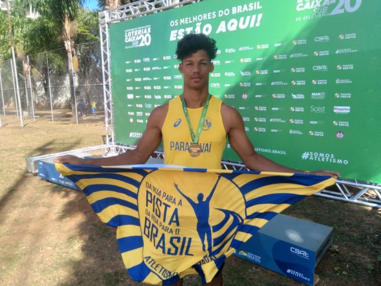 Matheus Barros ganha medalha de ouro no Brasileiro Sub-20 de Atletismo