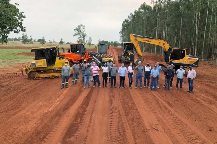 Consórcio municipal recupera estradas rurais do Noroeste
