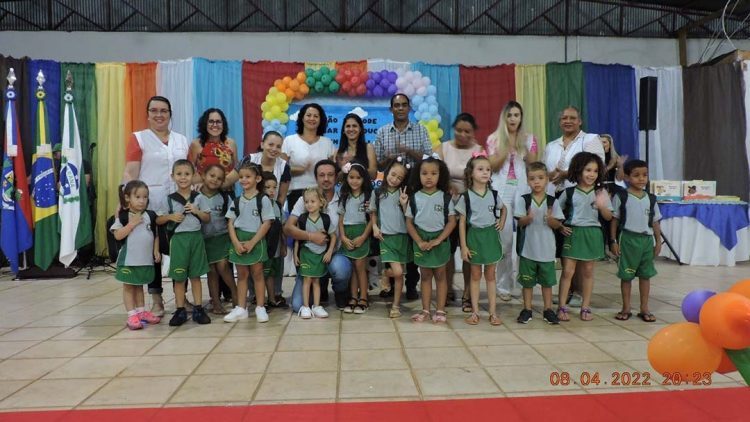 Prefeitura realiza entrega de kit’s escolares  para os alunos da Rede Municipal de Ensino
