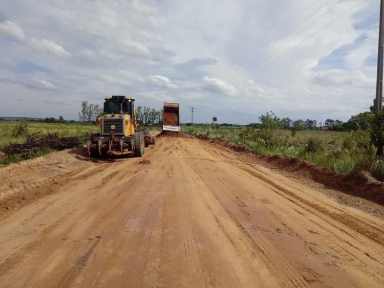Com recursos próprios, Prefeitura inicia recuperação de diversos trechos de estradas rurais