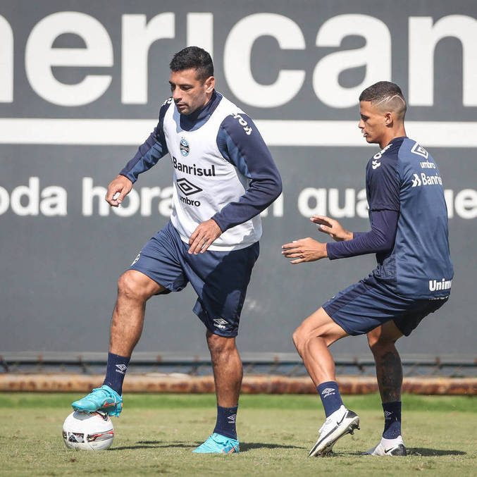 Grêmio tem desfalque de última hora e retornos para jogo com Guarani