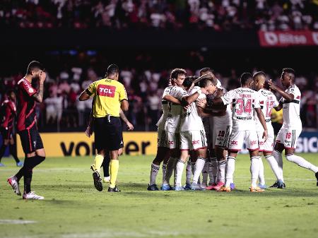 Goleada marca melhor estreia do São Paulo no século no Brasileiro