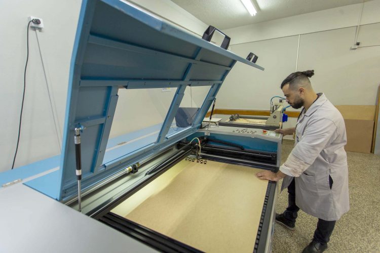 UEM inaugura oficina tecnológica inspirada no MIT, dos EUA