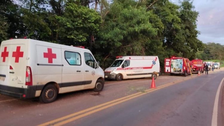 Oito morrem em acidente com ônibus no estado do Paraná