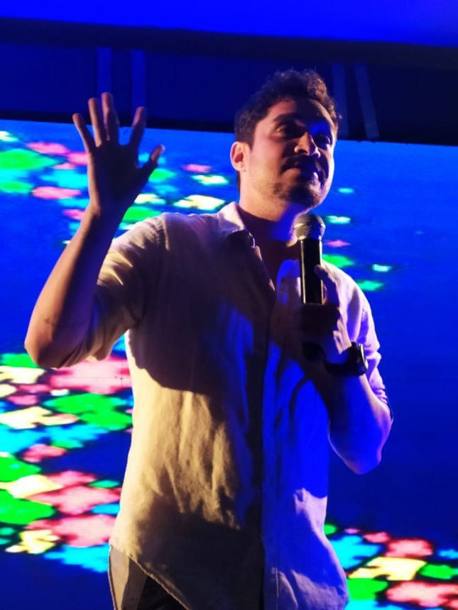 Mais de 900 pessoas participaram de palestra sobre autismo e inclusão com o escritor Diogo Almeida