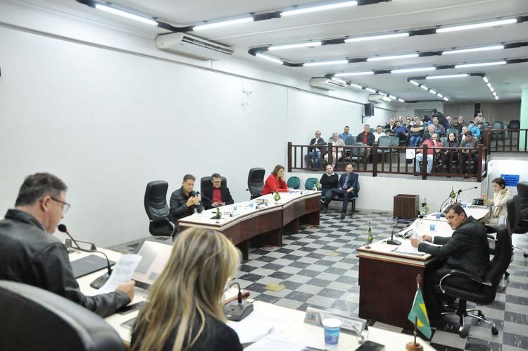 Denúncia contra prefeito de Paranavaí é arquivada por maioria de votos na Câmara de Vereadores