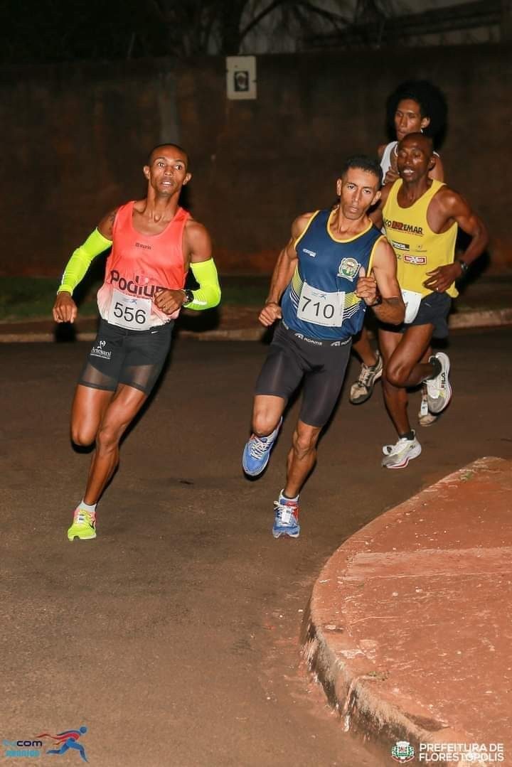 Carlinhos conquista a Corrida Pedestre de Florestópolis