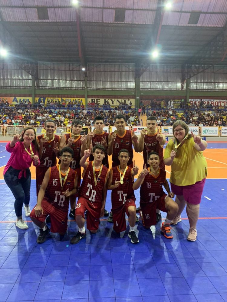 Basquete masculino de Terra Rica conquista duas medalhas de ouro nos Jogos Escolares