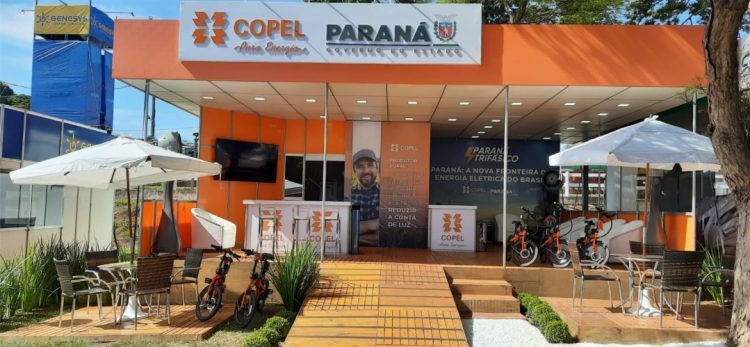 Copel divulga investimentos e leva bicicletas elétricas à ExpoParanavaí