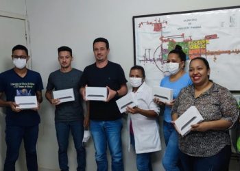 Prefeito entrega equipamentos para a Saúde