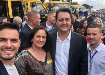 Prefeita Neila Fernandes e comitiva  buscam novos recursos para a cidade