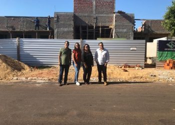 Prefeita Neila Fernandes e secretários vistoriam  a construção da nova UBS do Porto São José