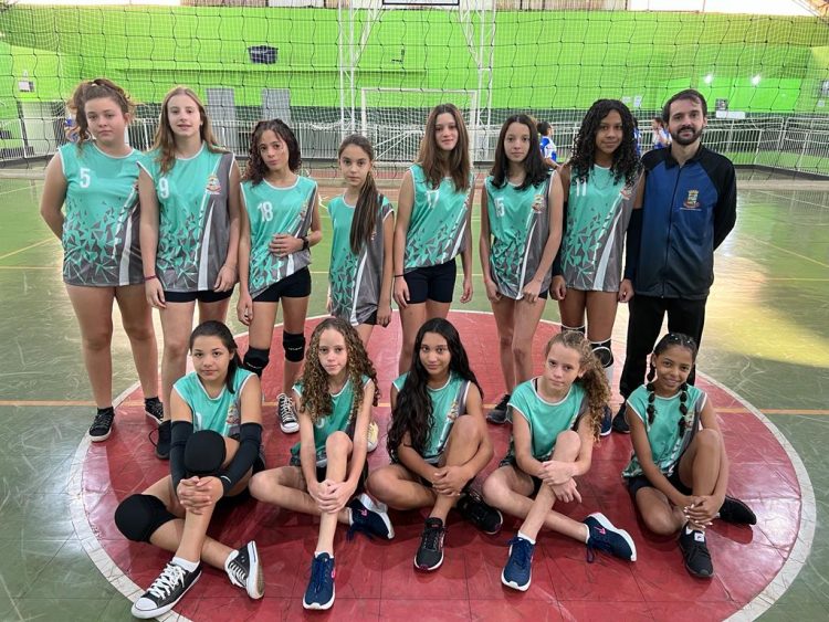 Santa Mônica tem 100% de aproveitamento no voleibol