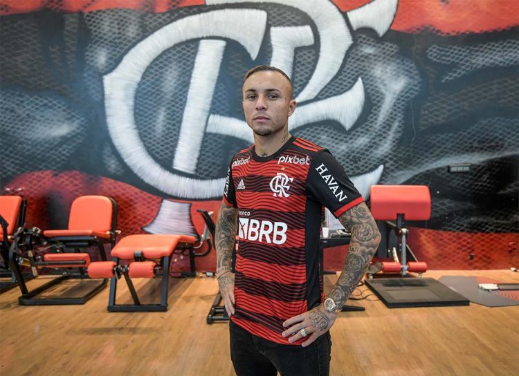 Flamengo anuncia a contratação de Everton Cebolinha