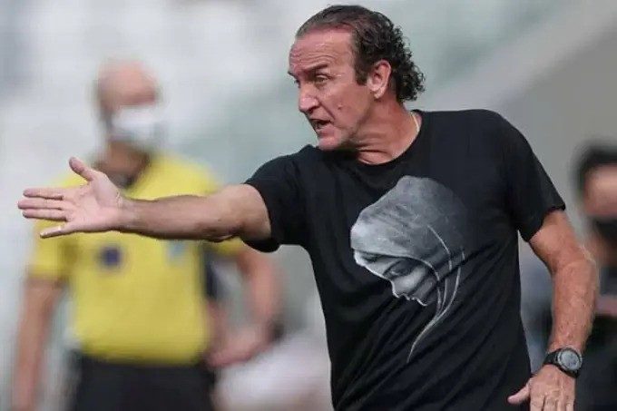 Cuca nega procura e diz que possibilidade de ir ao Flamengo é especulação