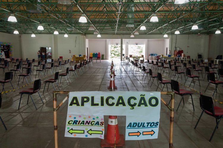 Sábado tem ação de vacinação contra Influenza e Covid no Centro de Eventos