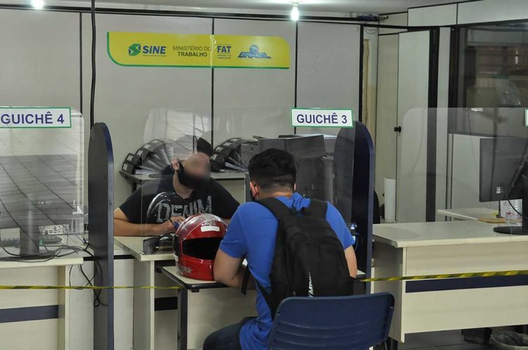 Paranavaí tem 132 vagas de emprego; 50 estão no comércio