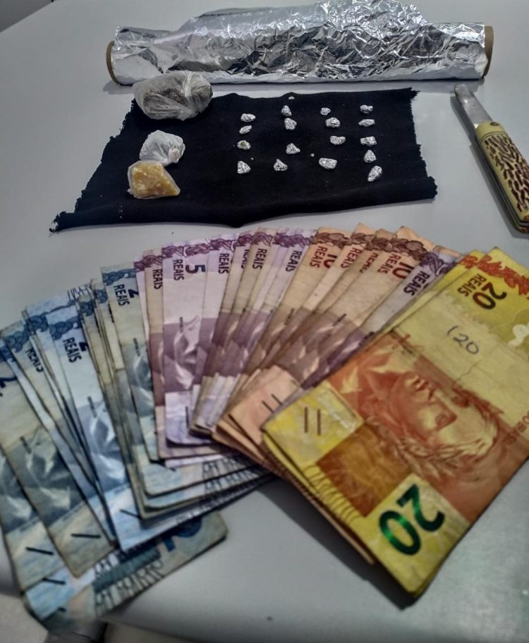 PM faz apreensão de drogas e prejuízo passa de R$900,00