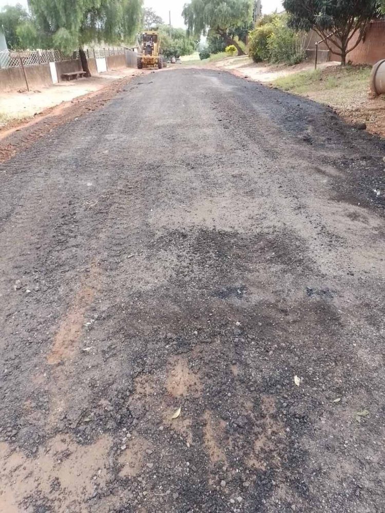 Município realiza pavimentação de ruas no distrito de Maristela