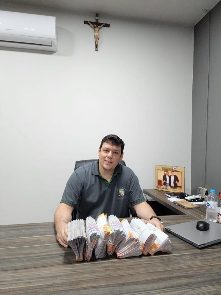 Prefeito anuncia entrega do cartão alimentação para os servidores públicos municipais