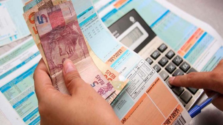 Especialista dá dicas para economizar na conta de luz durante o inverno