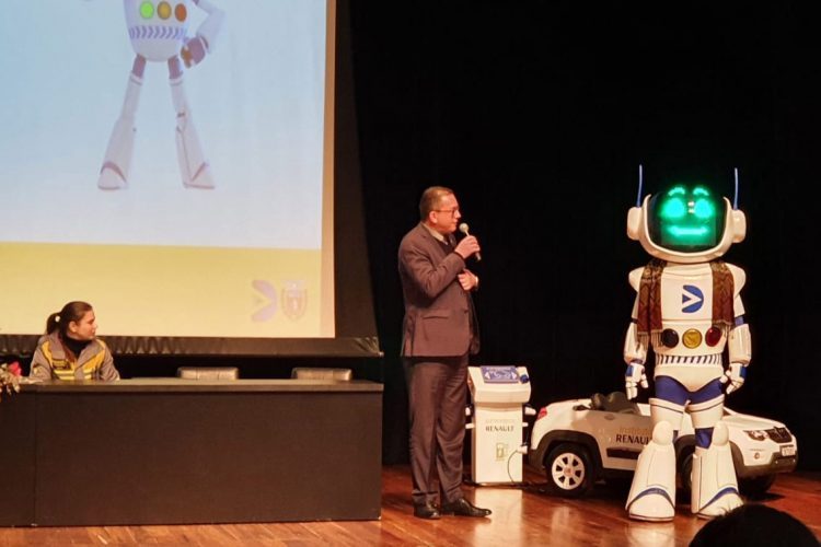 Detranzinho do Paraná é destaque em encontro regional de trânsito do Sul