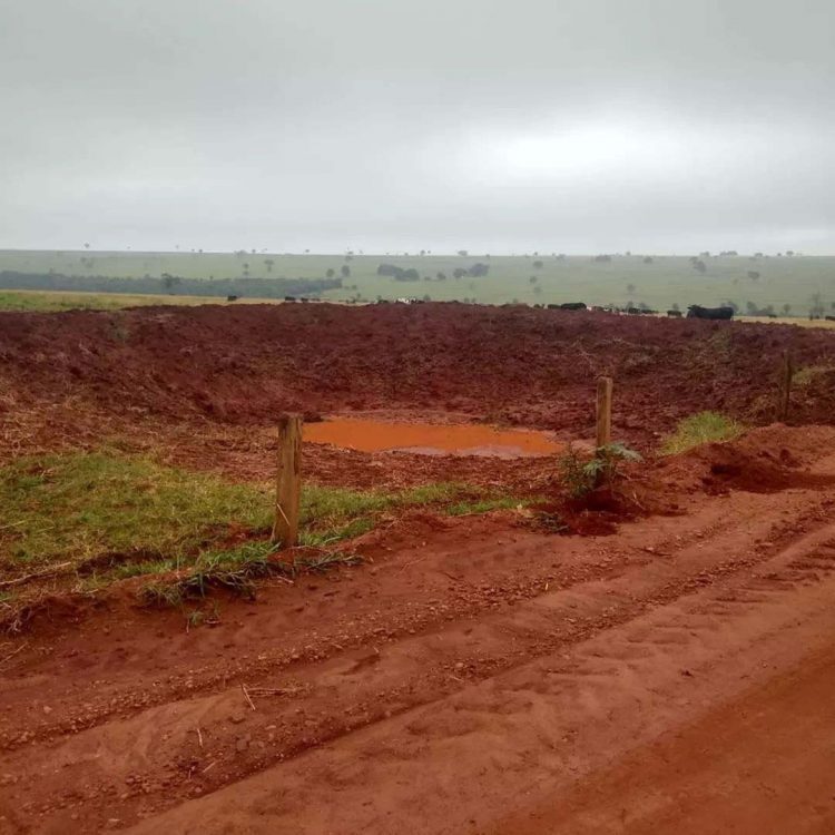 Município finaliza serviço de readequação de estrada rural