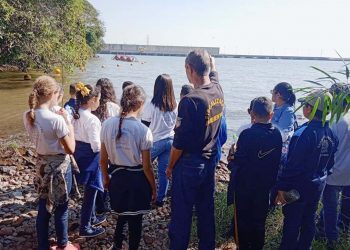 Alunos da rede municipal de Porto Rico têm aula de meio ambiente ao ar livre