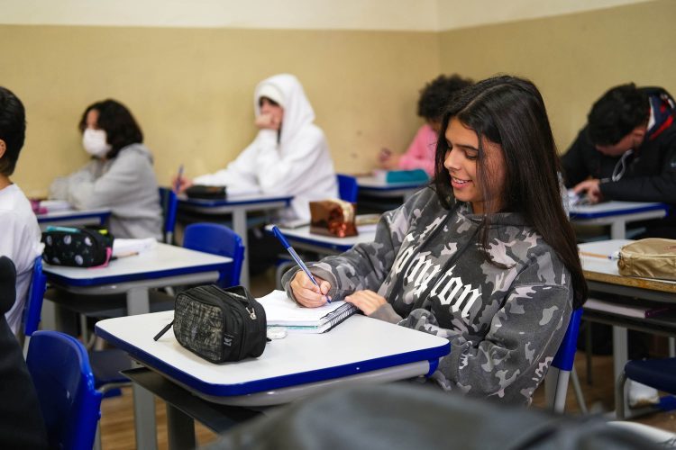 Tecnologia e novos conteúdos tornam aulas da rede estadual muito mais interativas