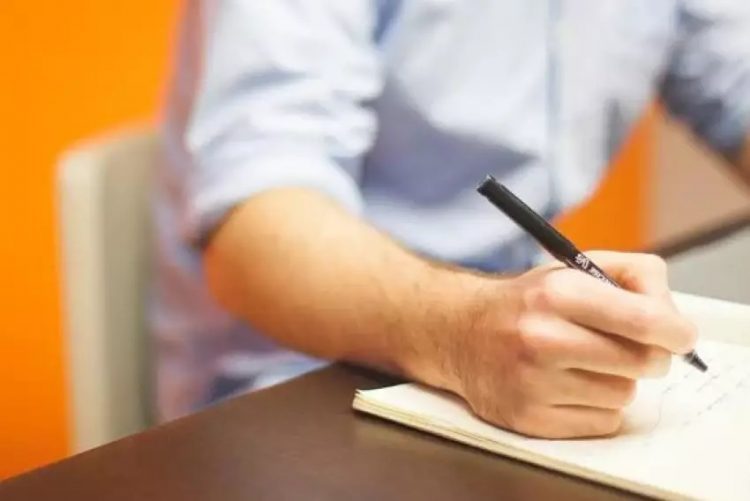 Mercado de ensino superior vê descasamento em preços de mensalidades