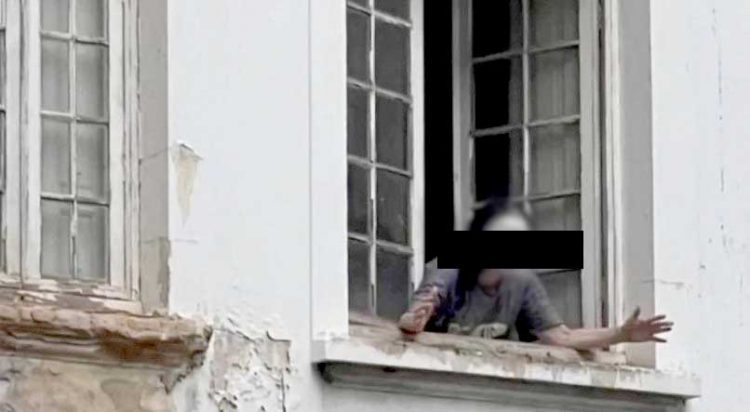 Polícia entra em imóvel do podcast A Mulher da Casa Abandonada e encontra Margarida Bonetti