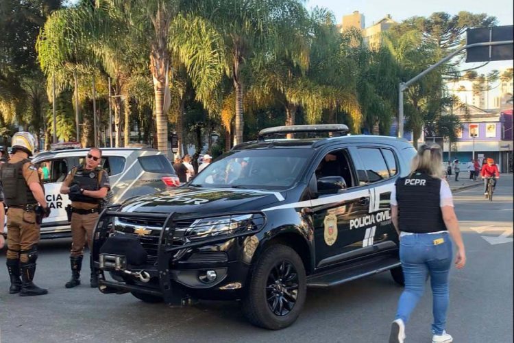 Policiais prendem em flagrante condutores envolvidos em rachas em Curitiba