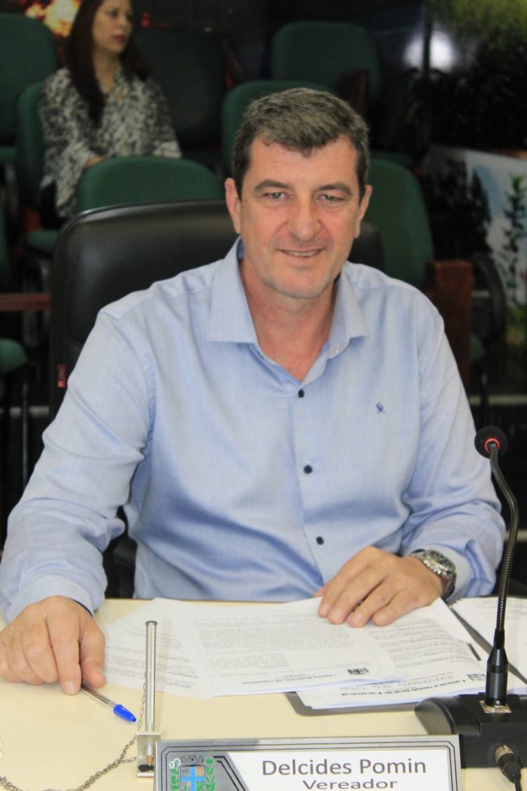 Vereador questiona cumprimento de lei  nos estabelecimentos de educação básica