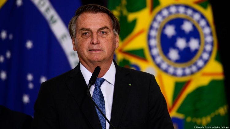 ‘Se precisar trocar cinco vezes presidente  da Petrobras, eu troco’, diz Bolsonaro
