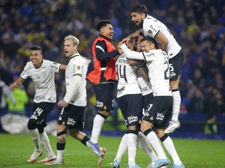 Ao igualar feito do Santos de Pelé, Corinthians avança na Libertadores fortalecido