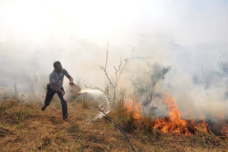 Fogo atinge propriedades de Paranavaí nesta segunda-feira